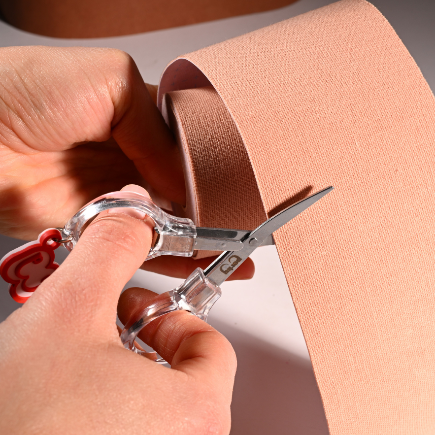 FOLDABLE SCISSORS